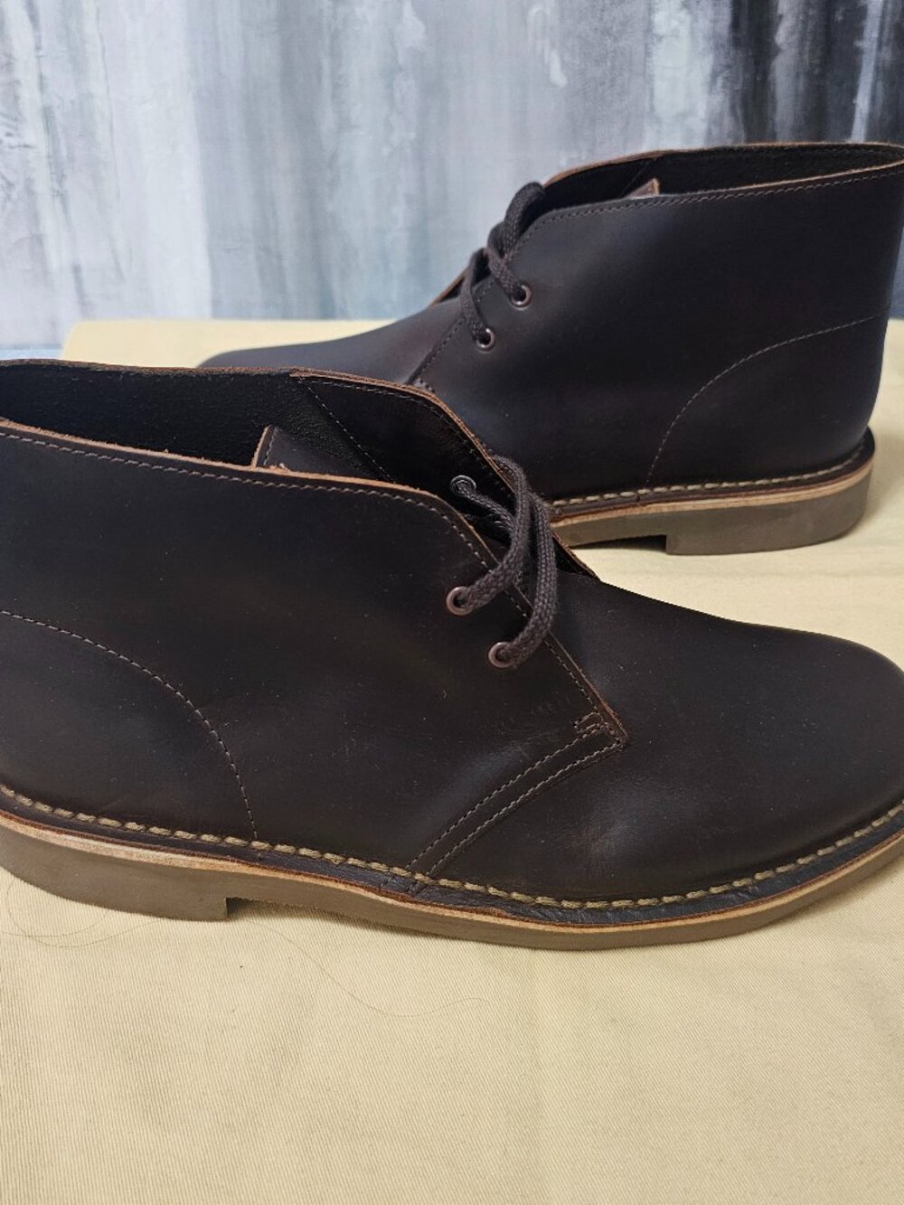Clarks Men's Brown Leather Chukka Boots – Size 9 NEW - Picture 3 of 7